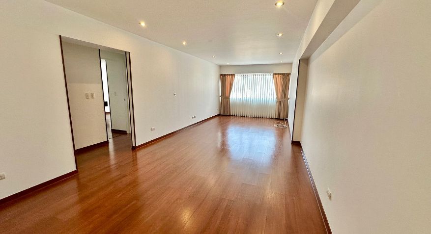 Amplio y cómodo departamento ubicado en San Isidro en venta